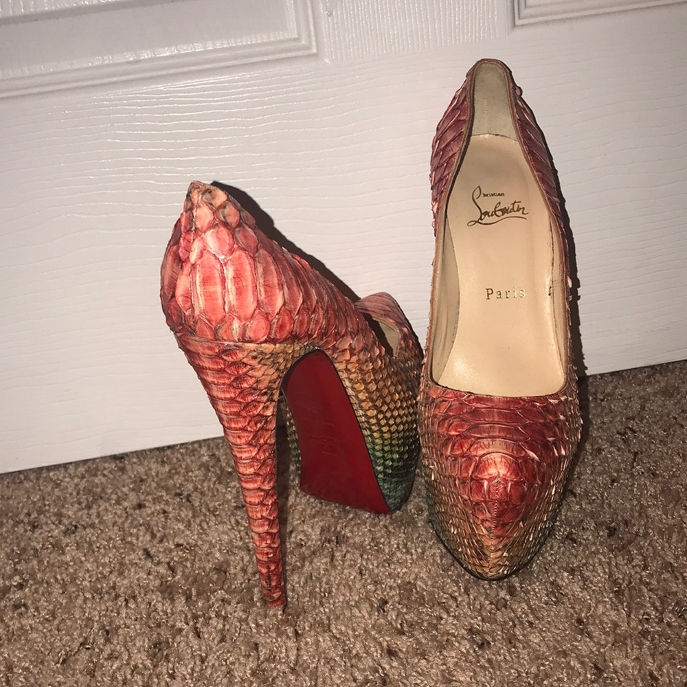 CHRISTIAN LOUBOUTIN DAFFODILE SZ 38